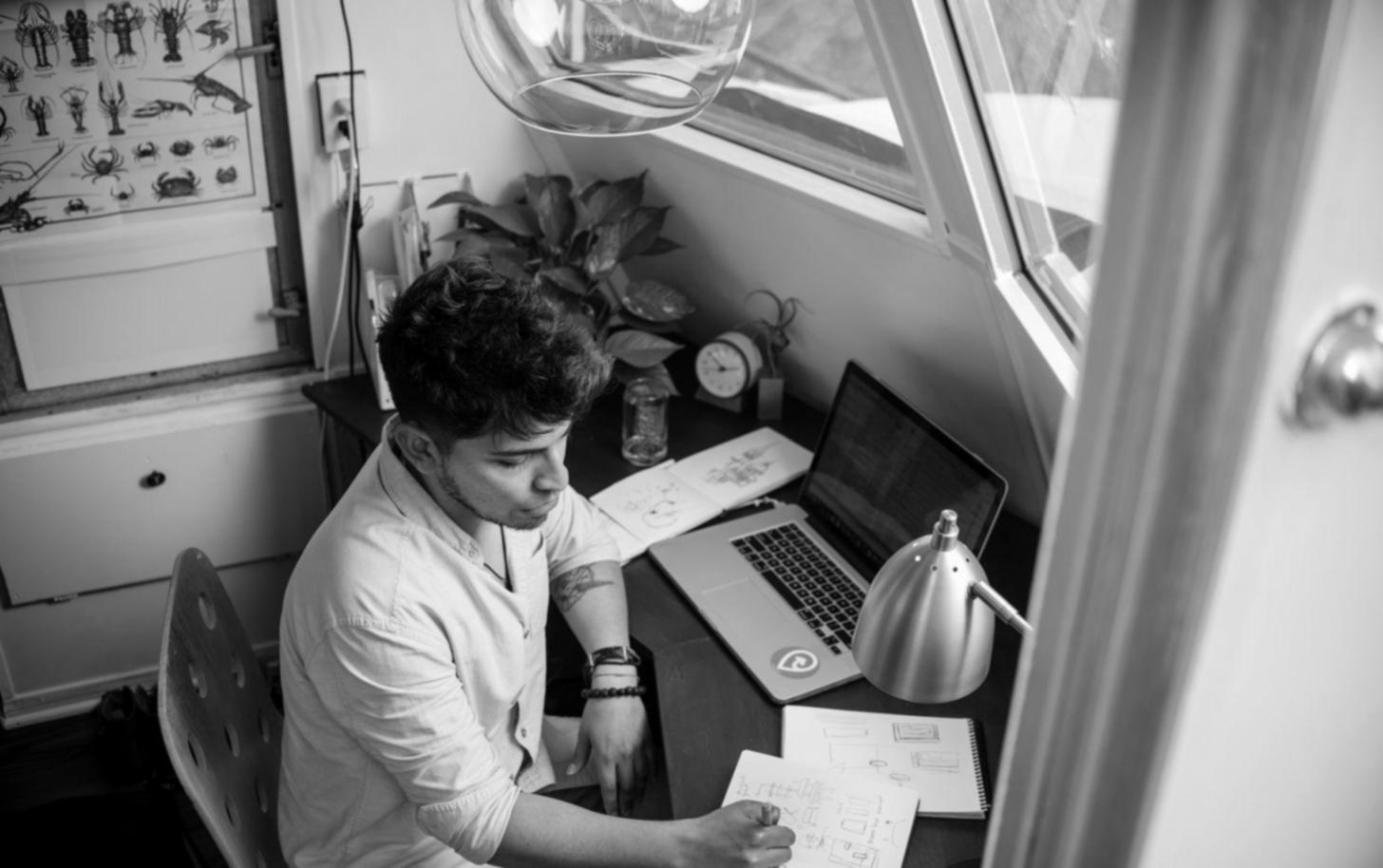 Financial education consultation meeting showing collaborative learning environment