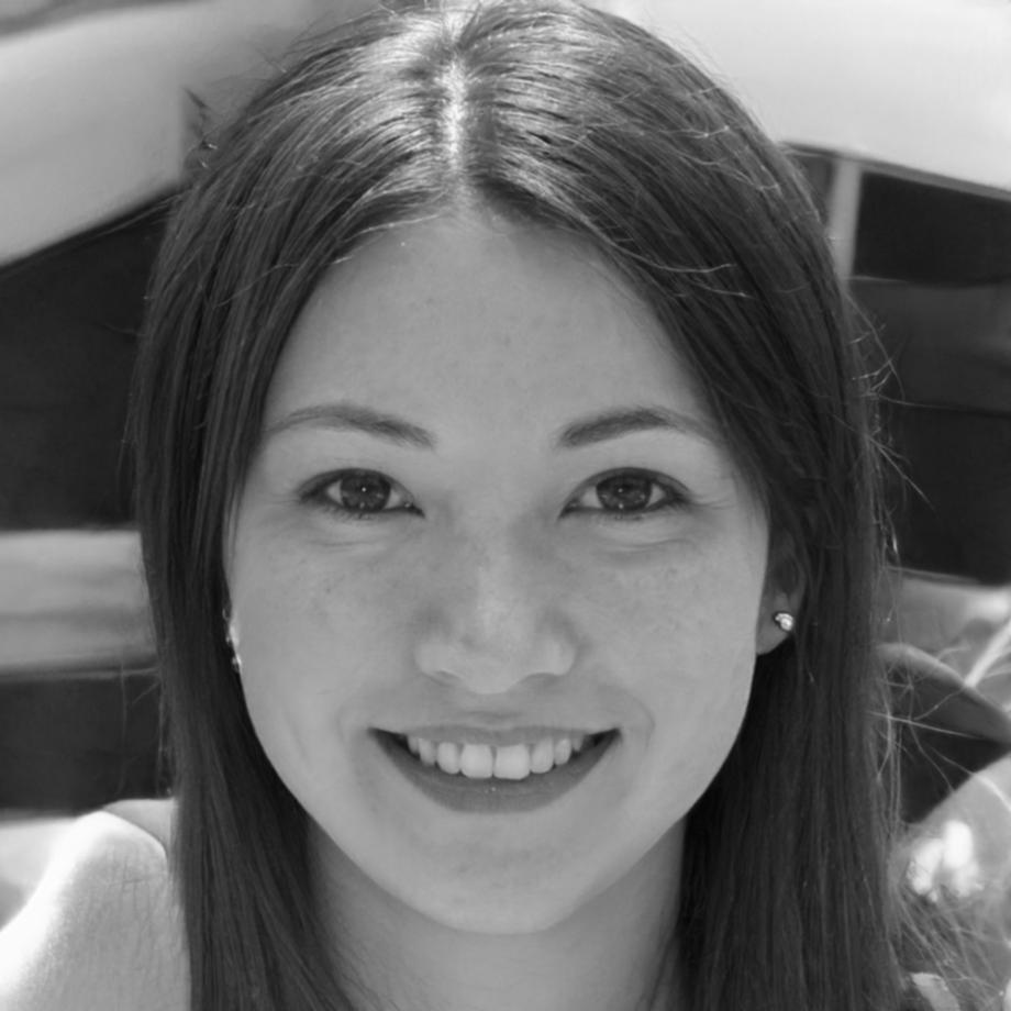 Professional trading instructor with extensive market experience